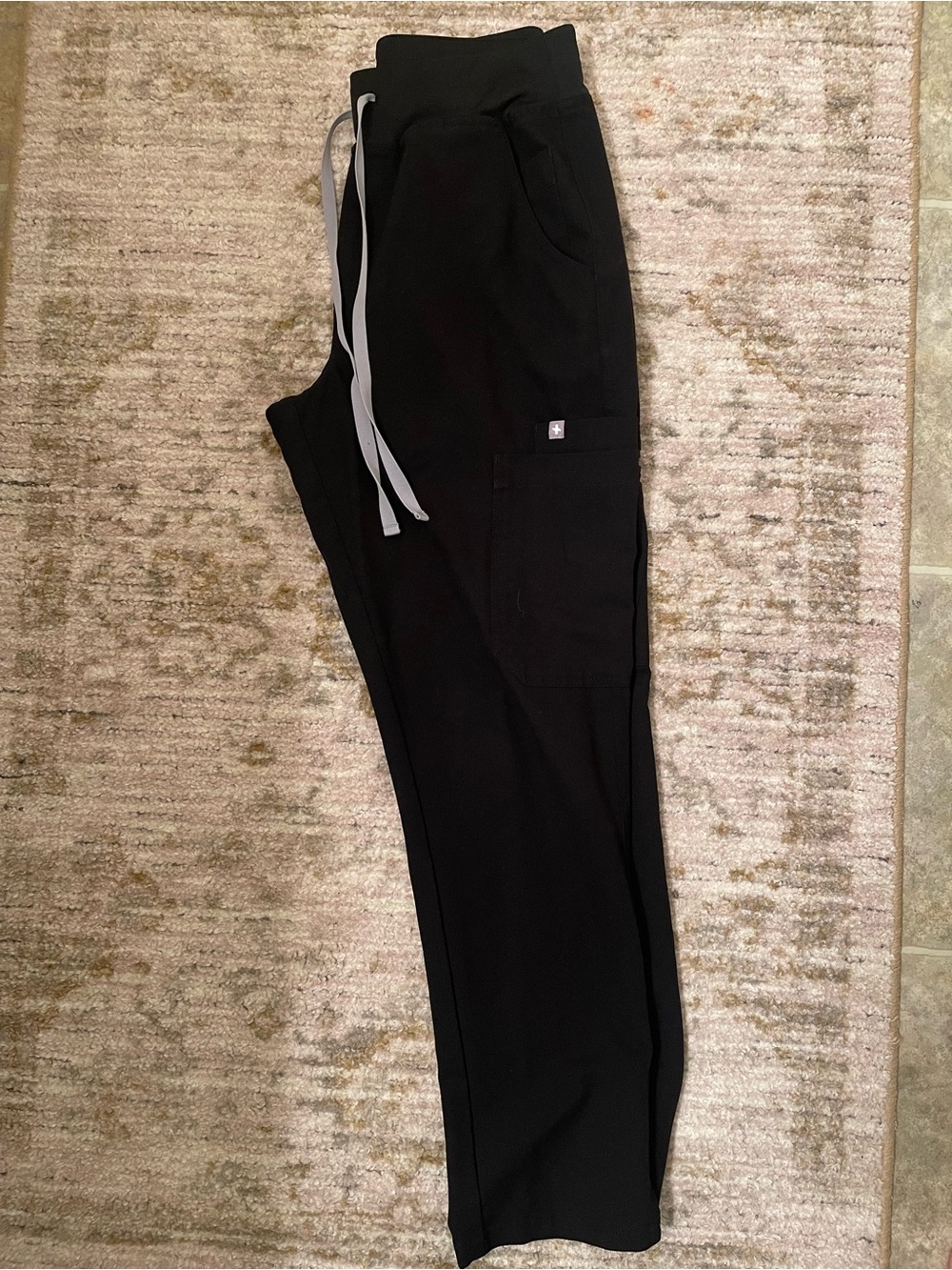 FIGS woman’s high waisted scrub pants